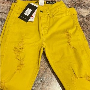 BRAND NEW Mustard Yellow Ripped Fashion Nova Jeans